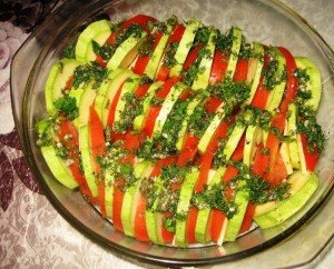 кабачки запеченные с сыром и помидорами