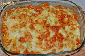 запеканка с кабачками и помидорами под сыром