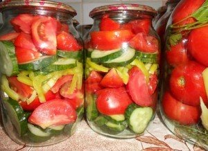 salat-iz-ogurtsov-s-pomidorami-na-zimu-1